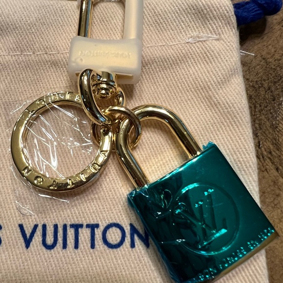 Louis Vuitton Gold Padlock Bag Charm includes dust bag and box - Picture 3 of 13